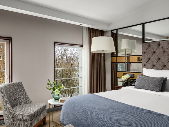 Фотография номера гостиницы Чехофф Отель Москва Кьюрио Коллекшен Хилтон