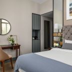 Трехместный (KING DELUXE CITY VIEW ROOM), Чехофф Отель Москва Кьюрио Коллекшен Хилтон