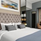 Трехместный (KING DELUXE CITY VIEW ROOM), Чехофф Отель Москва Кьюрио Коллекшен Хилтон