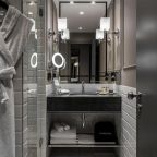 Ванная комната в номере отеля Chekhoff Hotel Moscow Curio Collection By Hilton 5*, Москва