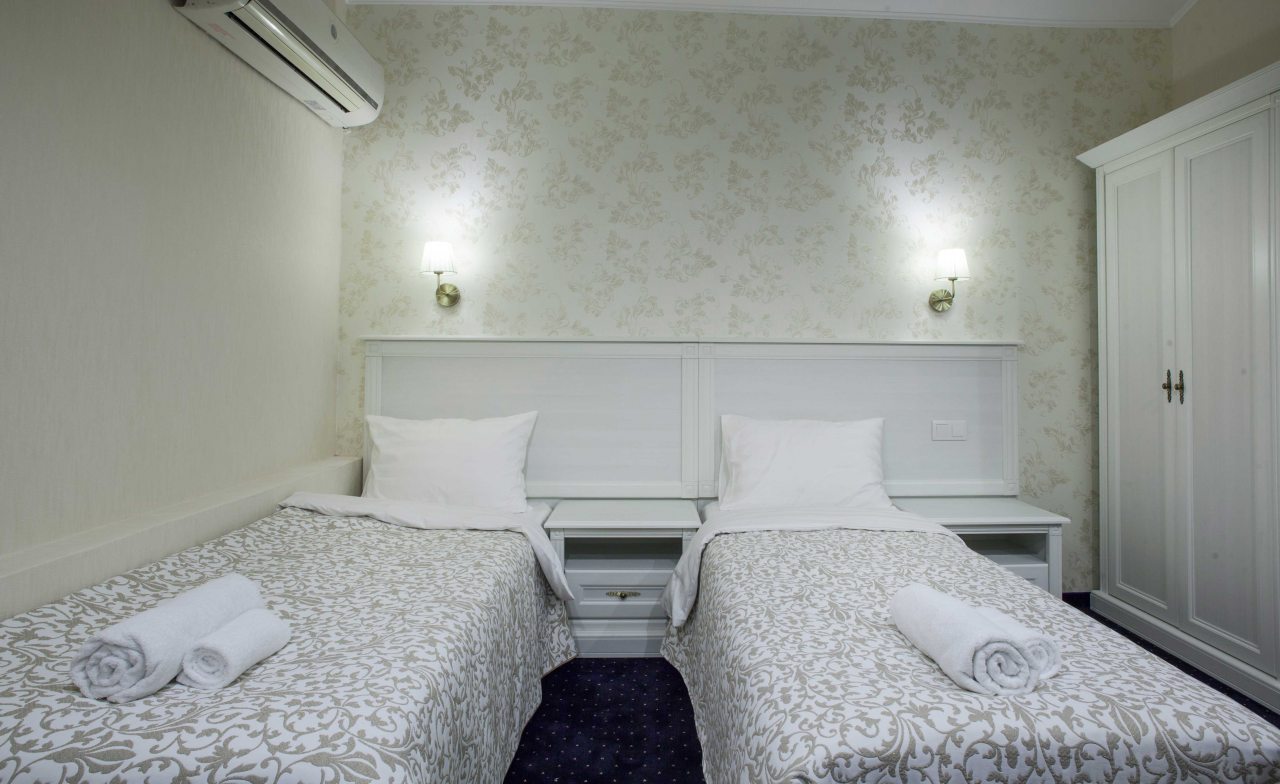 Двухместный (Номер категории стандарт с двумя раздельными кроватями) мини-отеля ЭСКВАЙР, Москва