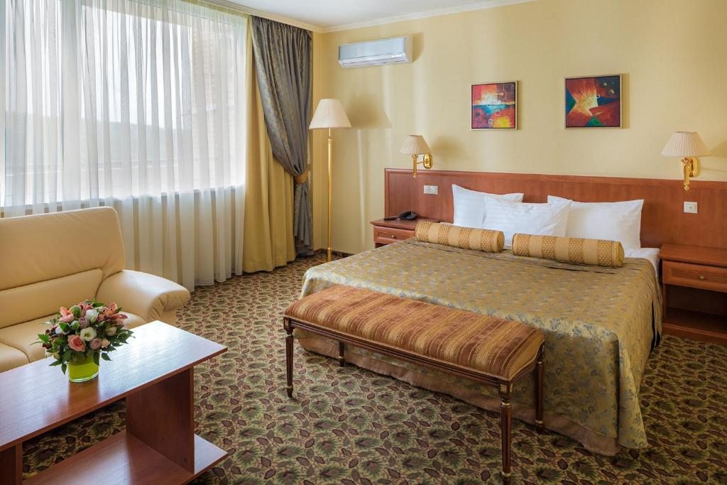 Двухместный (Номер Делюкс с кроватью размера «king-size») отеля Планерное, Химки