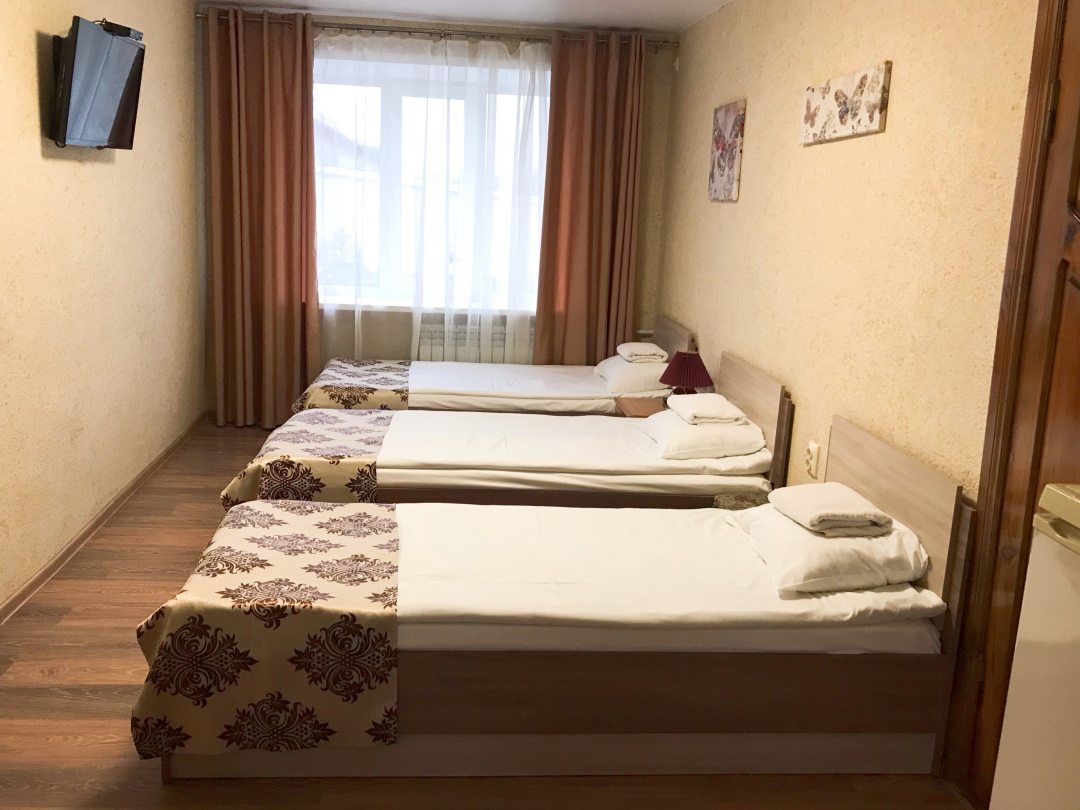 Пятиместный (Эконом, Двухкомнатный) гостиницы Южная ночь, Таганрог