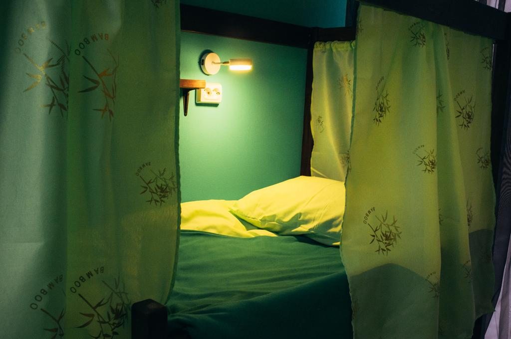 Номер (Кровать в общем 8-местном номере для мужчин и женщин) хостела Nice Hostel, Рязань