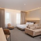 Полулюкс (Полулюкс), Отель Aura City Hotel