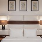 Полулюкс (Полулюкс), Отель Aura City Hotel