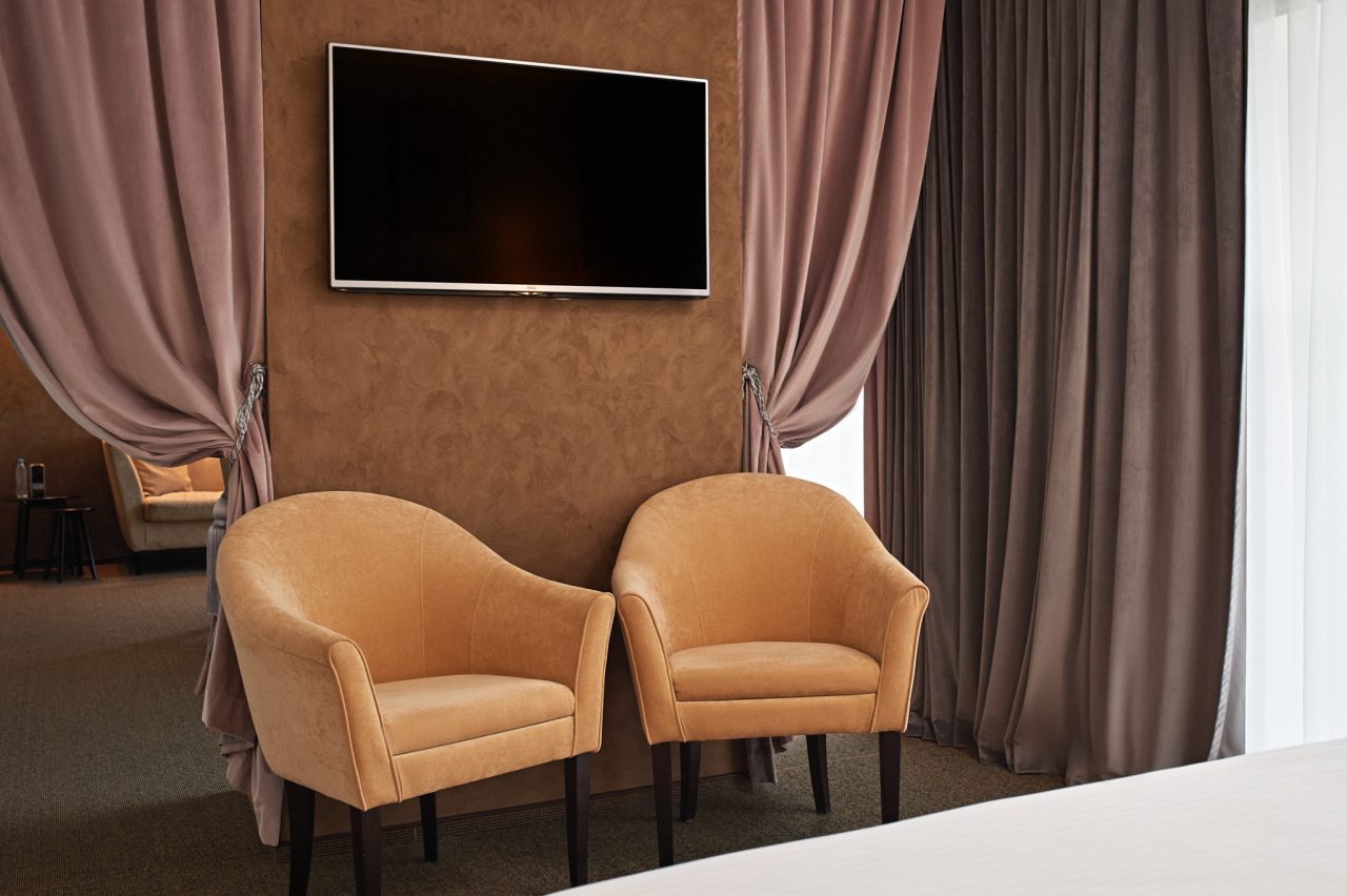 Полулюкс (Полулюкс), Отель Aura City Hotel