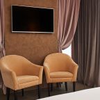 Полулюкс (Полулюкс), Отель Aura City Hotel