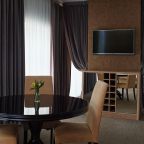 Полулюкс (Полулюкс), Отель Aura City Hotel