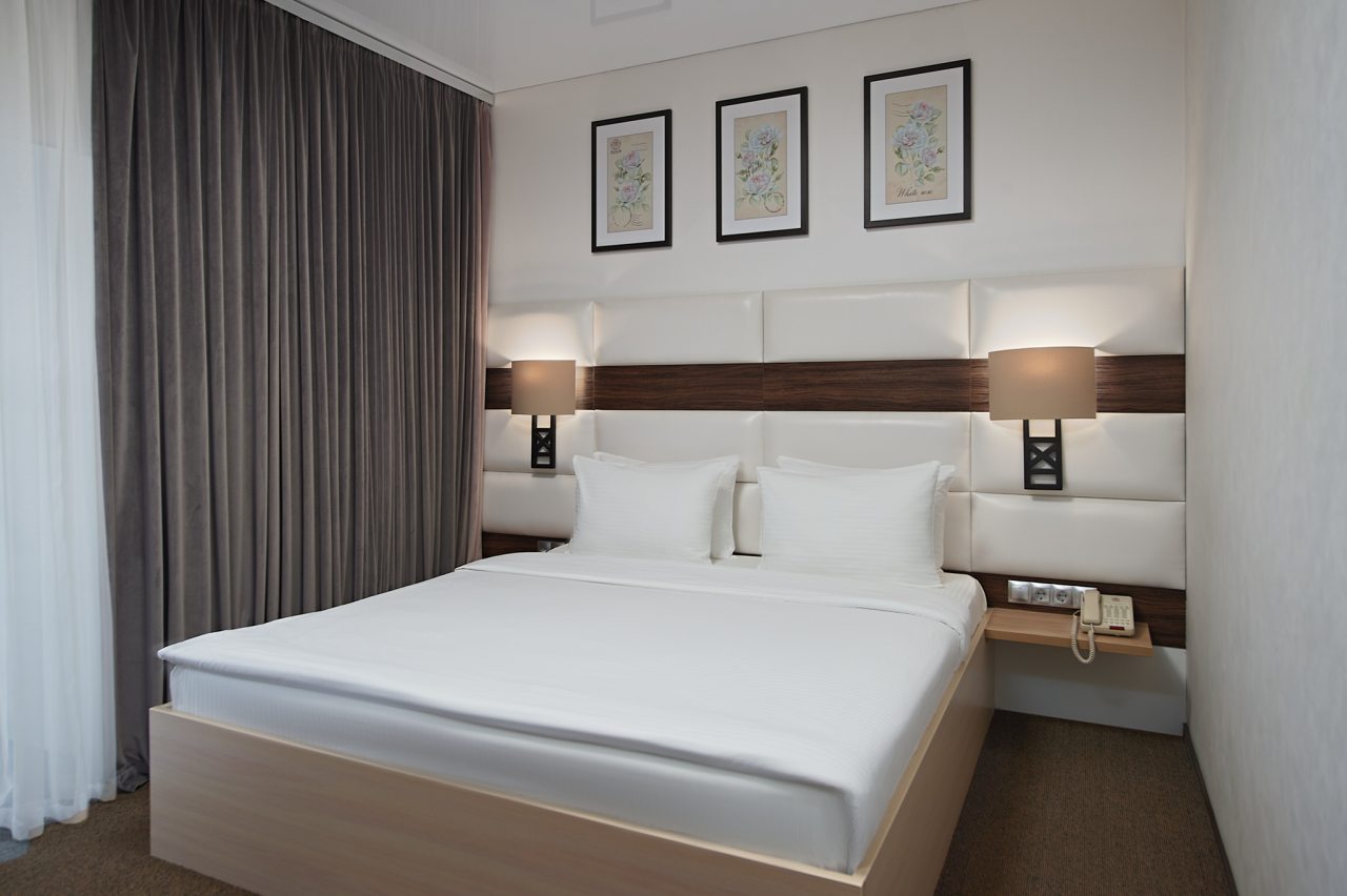 Полулюкс (Полулюкс), Отель Aura City Hotel