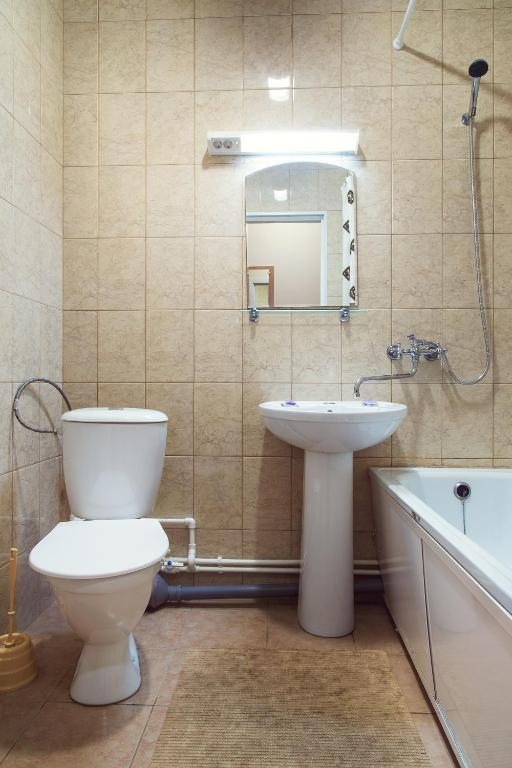 Четырехместный (Четырехместный номер с собственной ванной комнатой) отеля Лимузин, Великий Новгород
