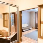 Апартаменты (1-к. кв. Чкалова 25 №6), Гостиница Декабрист