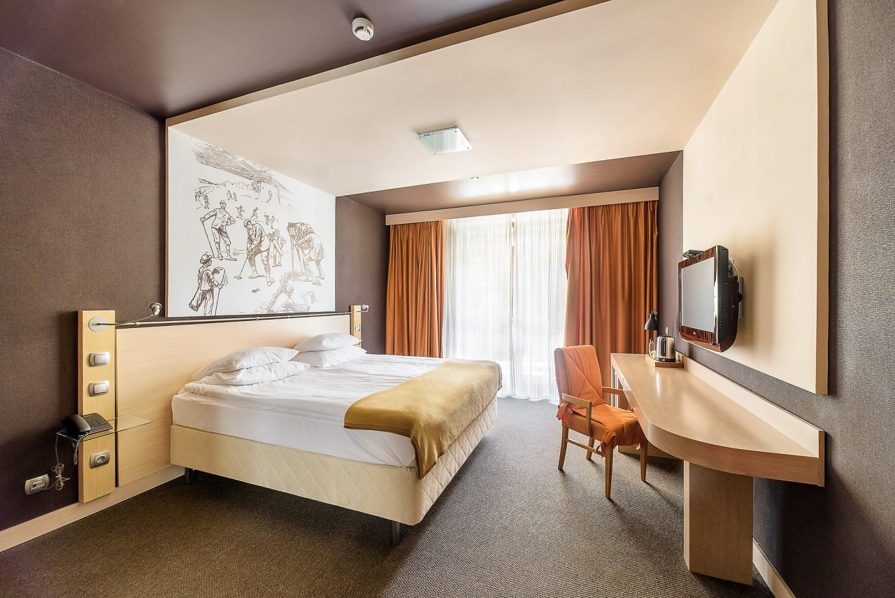 Двухместный (Номер с 1 кроватью и балконом), Люмьер отель & spa