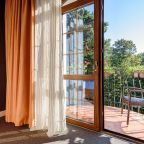 Двухместный (Номер с 2 кроватями и балконом), Люмьер отель & spa