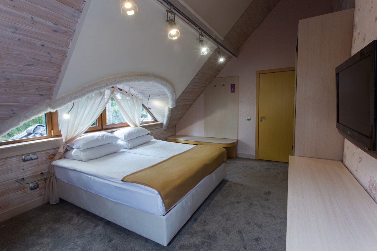 Двухместный (Номер «Капли Дождя» (мансарда)), Люмьер отель & spa