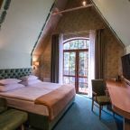 Двухместный (Номер  «Красная Шапочка» (мансарда)), Люмьер отель & spa