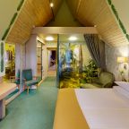 Двухместный (Номер  «Красная Шапочка» (мансарда)), Люмьер отель & spa