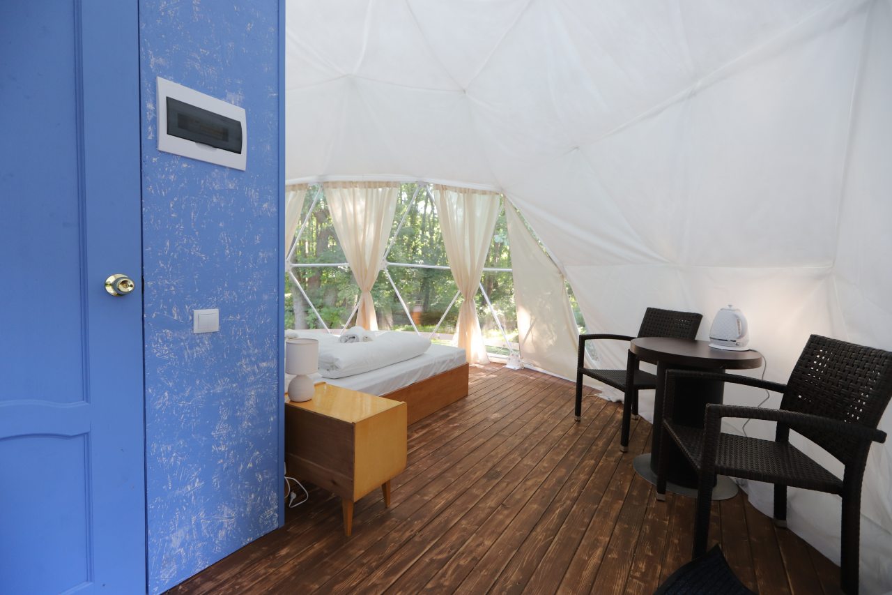 Двухместный (Глэмп), Отель Балтик-спорт