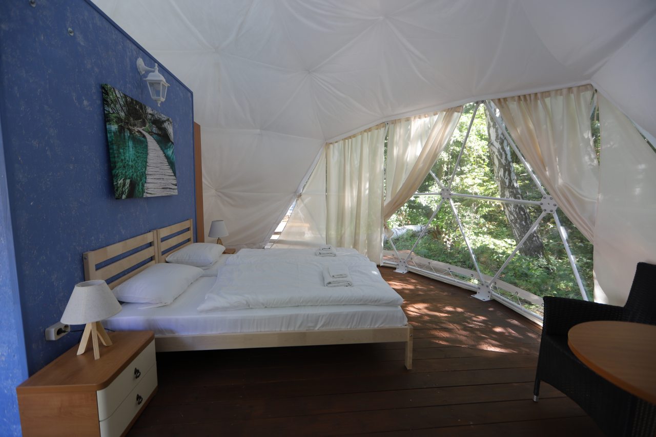 Двухместный (Глэмп), Отель Балтик-спорт