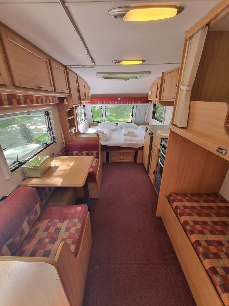 Двухместный (Трейлер), Отель Балтик-спорт