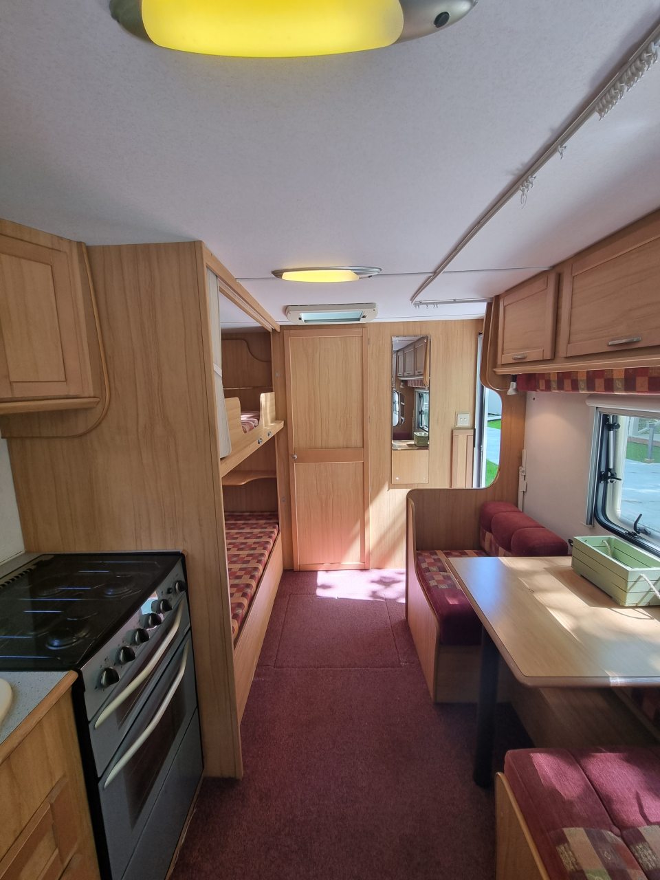 Двухместный (Трейлер), Отель Балтик-спорт