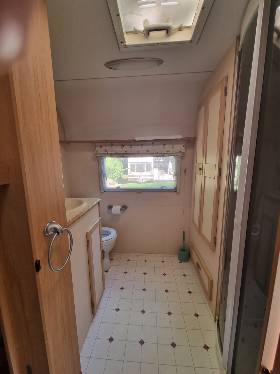 Двухместный (Трейлер), Отель Балтик-спорт