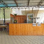 Бар у бассейна, Гостевой дом Лотос