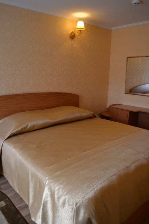Люкс (2-комнатный) гостиницы Уютный дом, Брянск