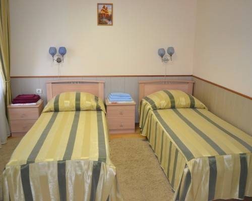 Двухместный (Бюджет с 2 односпальными кроватями) гостиницы Уютный дом, Брянск