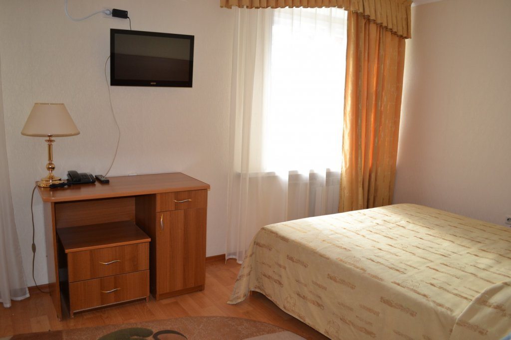 Одноместный (2-комнатный Стандарт +) гостиницы Уютный дом, Брянск