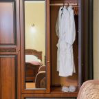 Двухместный (Стандарт раздельные кровати цокольный этаж), Отель Кавказ