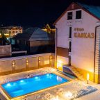 подогреваемый открытый бассейн