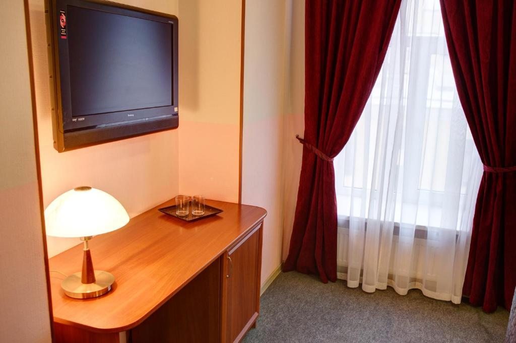 Двухместный (Стандартный двухместный номер с 2 отдельными кроватями) отеля Атмосфера на Спасском 11, Санкт-Петербург