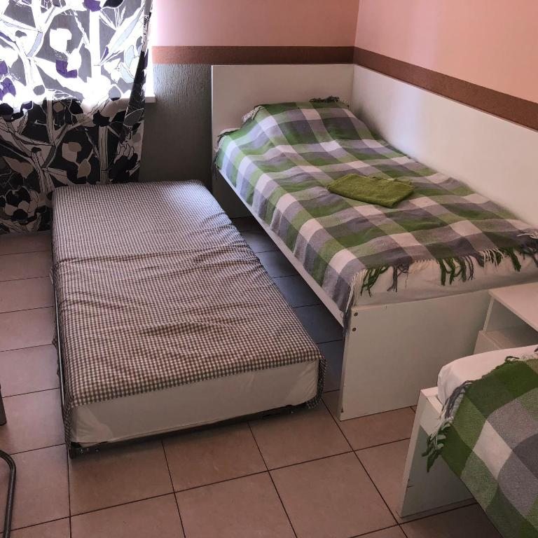 Двухместный (Двухместный номер с 2 отдельными кроватями и дополнительной кроватью) гостевого дома Шеремотель, Химки