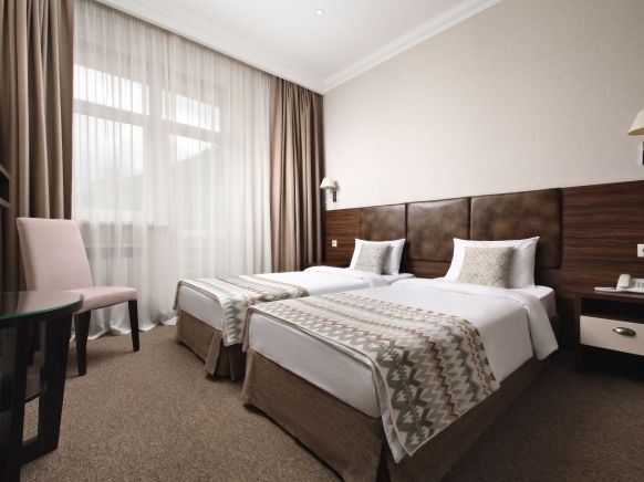 Отель Андерсен