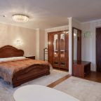 Двухместный (Студия), Гостиница Обь