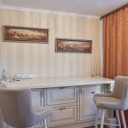 Двухместный (Студия), Гостиница Обь