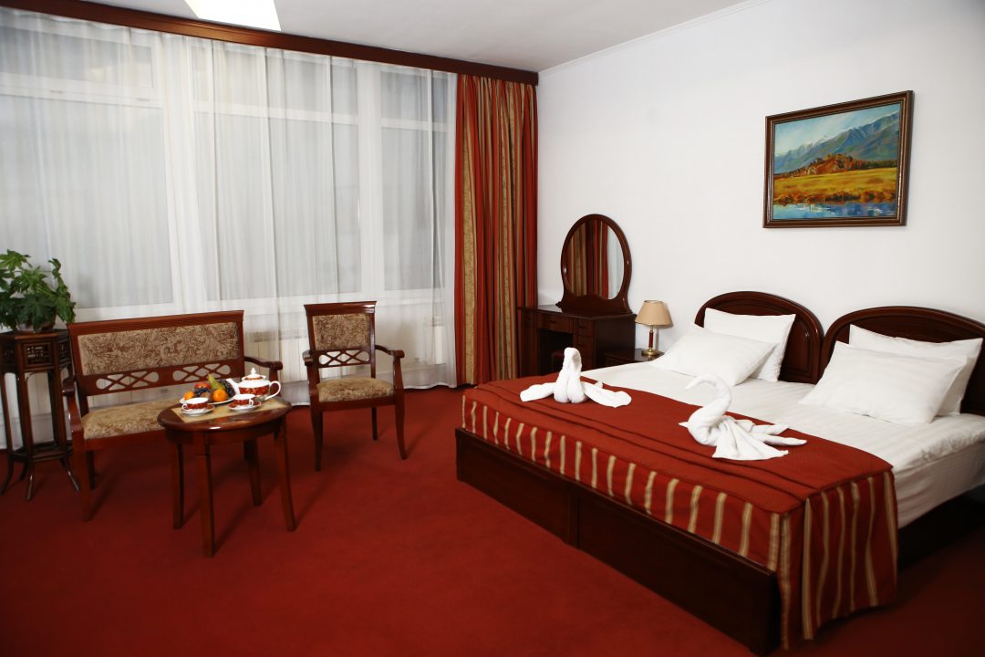 Двухместный (Улучшенный номер с кроватью размера «king-size») гостиницы Сибирь, Улан-Удэ