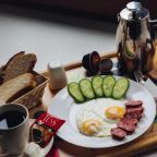 бесплатный континентальный завтрак на выбор