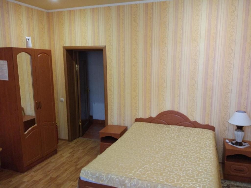 Двухместный (Стандартный двухместный номер с 2 отдельными кроватями и общей ванной комнатой) отеля Элит, Богородицк