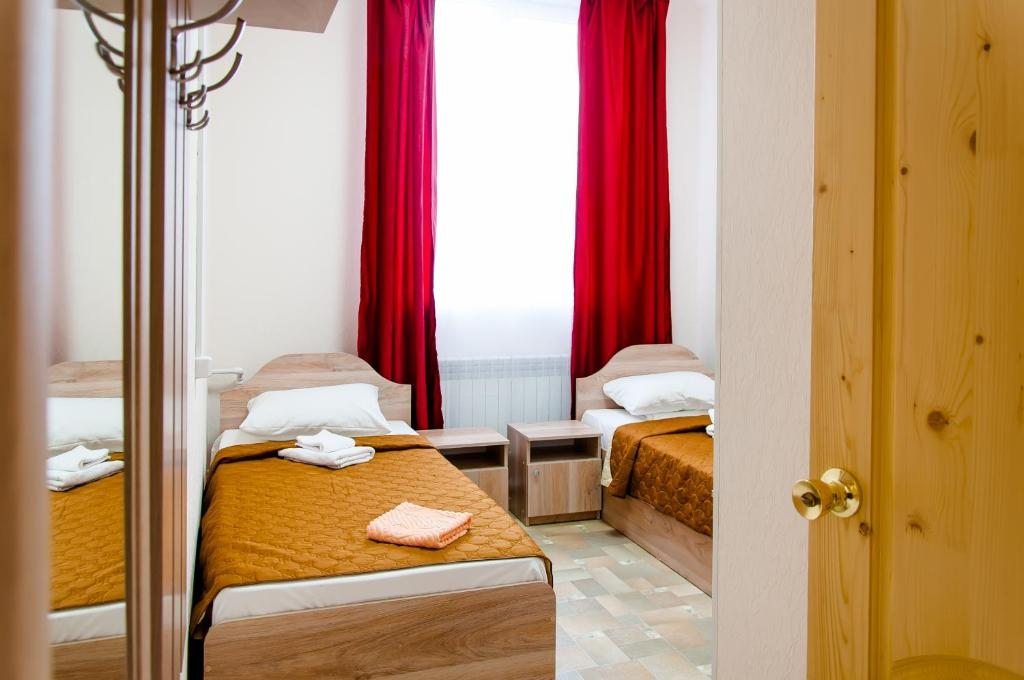 Двухместный (Двухместный номер с 2 отдельными кроватями и душем) отеля Лукоморье, Нелазское