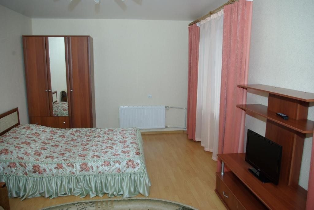 Двухместный (Двухместный номер Делюкс с 2 двуспальными кроватями) мини-отеля Вешняки, Можга