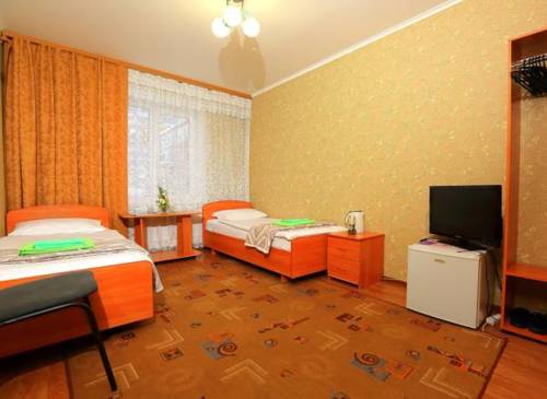 Двухместный (эконом, с двумя односпальными кроватями и рабочим местом) гостиницы МК Аврора, Томск