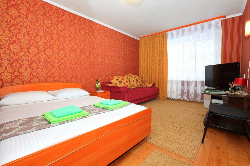 Двухместный (улучшенный, с двуспальной кроватью и рабочим местом) гостиницы МК Аврора, Томск