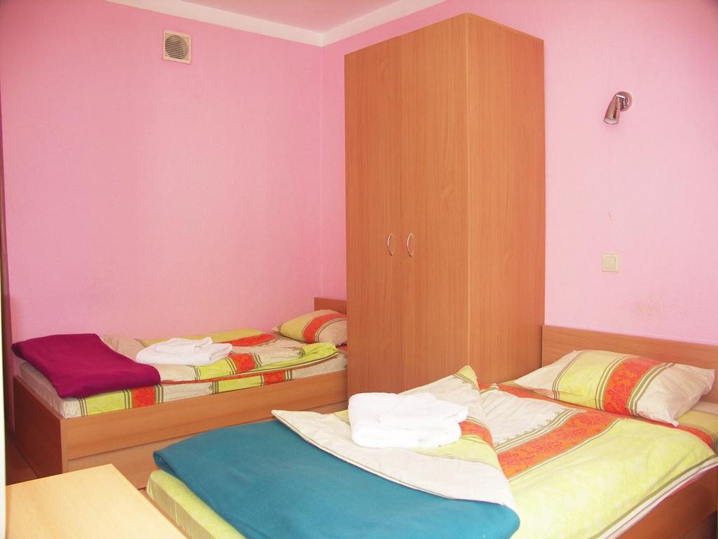 Двухместный (Стандартный двухместный номер с 2 отдельными кроватями) отеля Лазурь, Светлогорск
