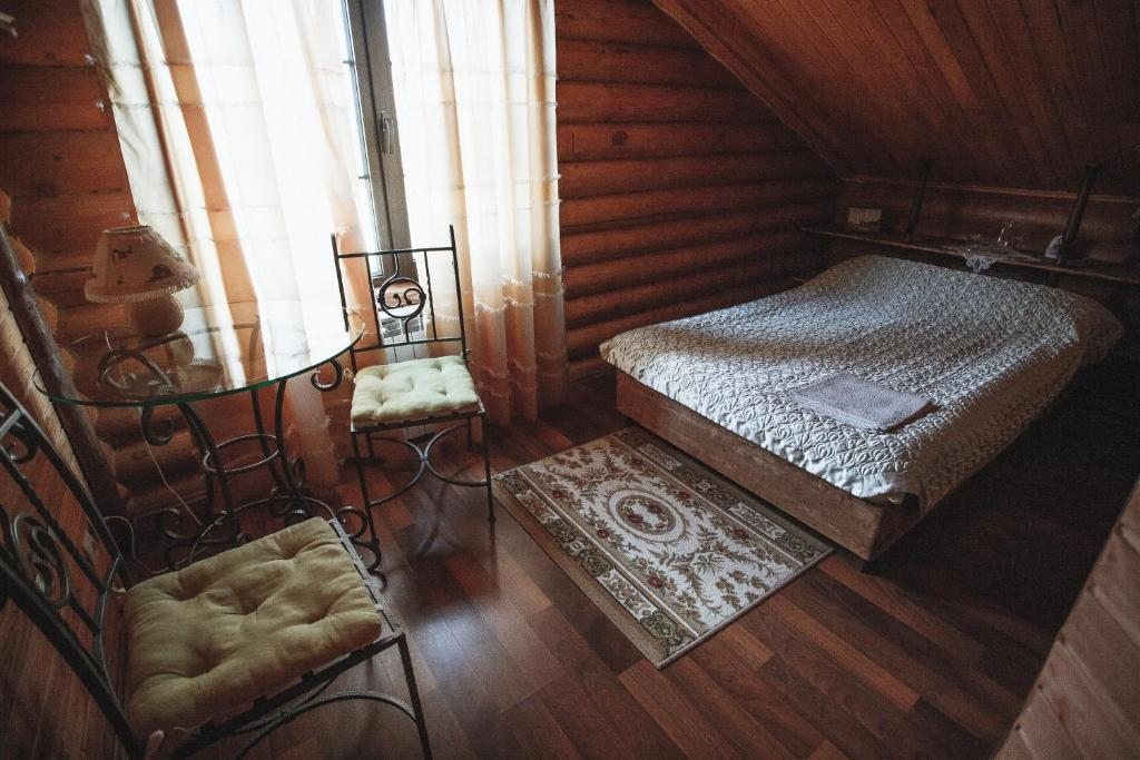 Двухместный (Двухместный номер «Комфорт» с 1 кроватью) мини-отеля Пушкинский Дворик, Ижевск