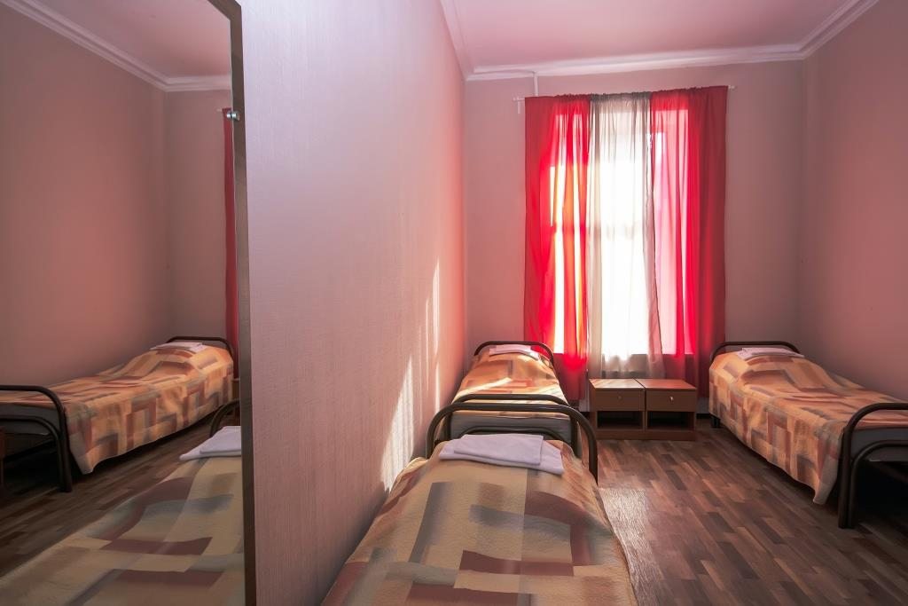 Трёхместный и более (Койко-место в 3-местном номере, Эконом) гостиницы На Мучном, Санкт-Петербург