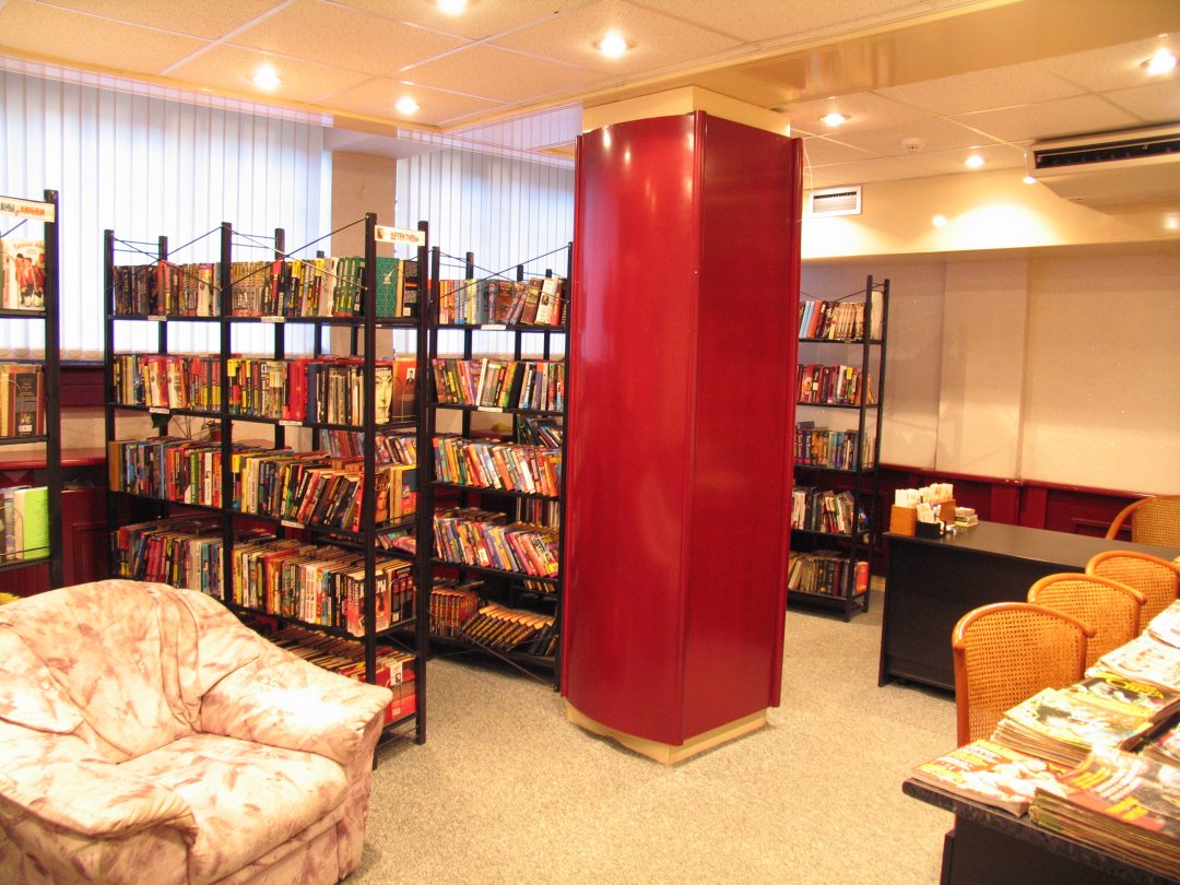 Библиотека расположена на 1 этаже пансионата.. Пансионат Заря