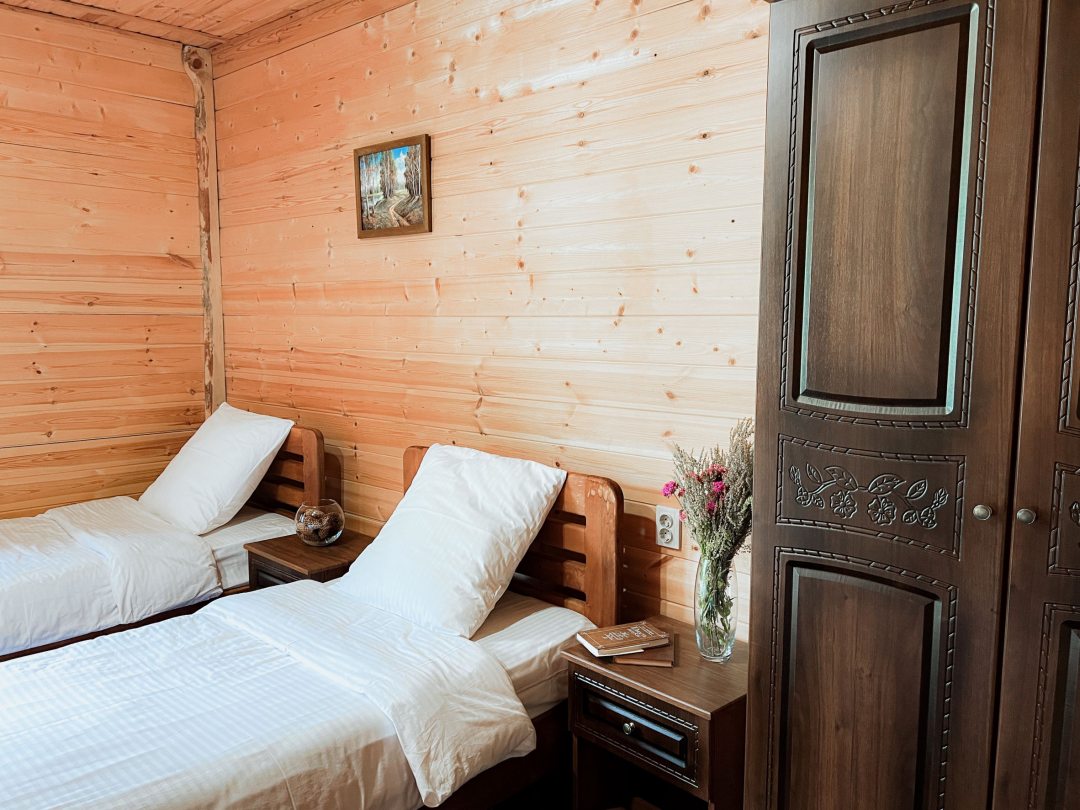 Двухместный (стандартный 2х местный с раздельными кроватями) гостиницы Таулу, Домбай