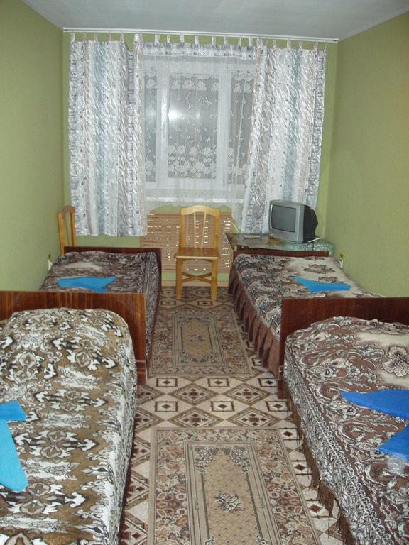 Номер (Кровать в общем четырехместном номере) отеля Гавань, Реж